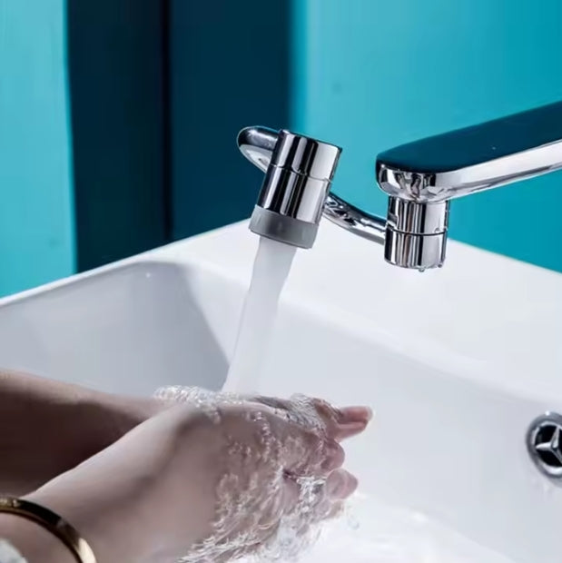 Rotating splash filter faucet